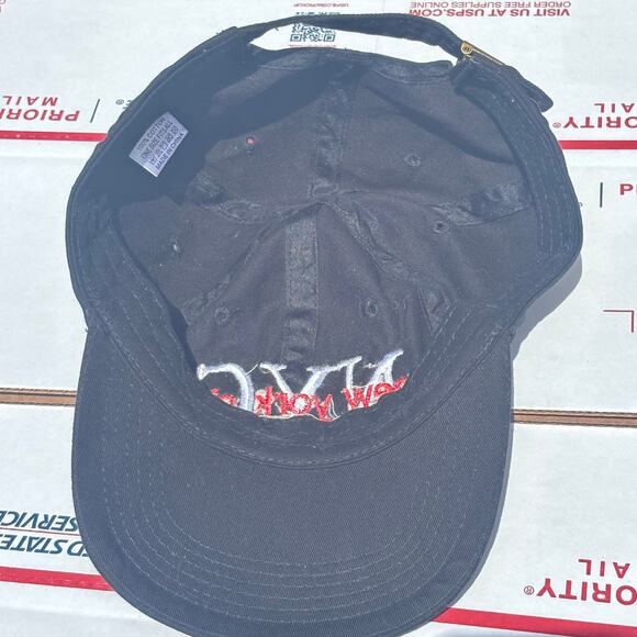 Black & Red NYC Hat - Picture 4 of 5